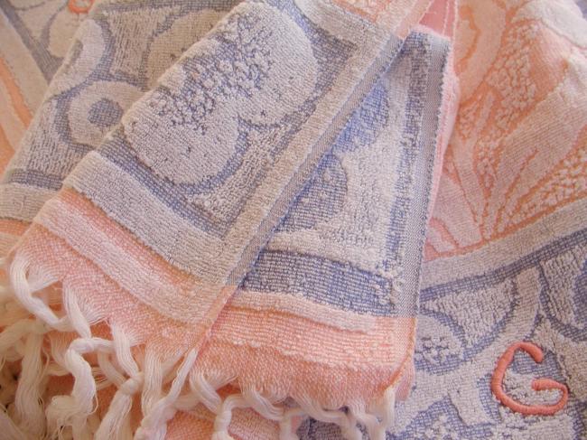 Lovely 6 vintage bath towels in sponge with fringes , salmon pink & blue