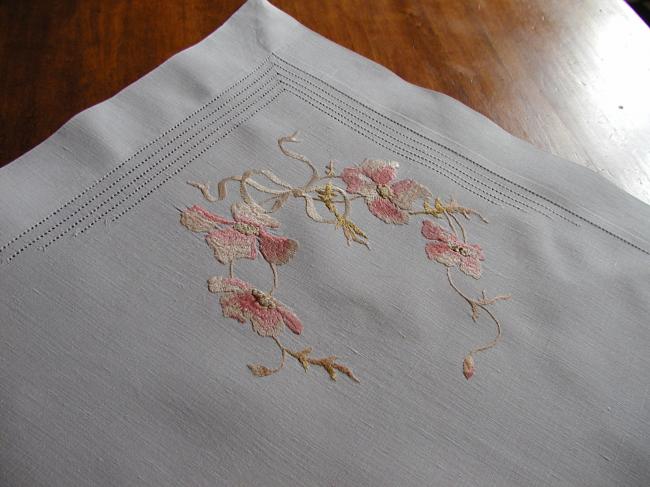 Breathtaking little tablecloth with cosmos flowers embroidered in silk thread