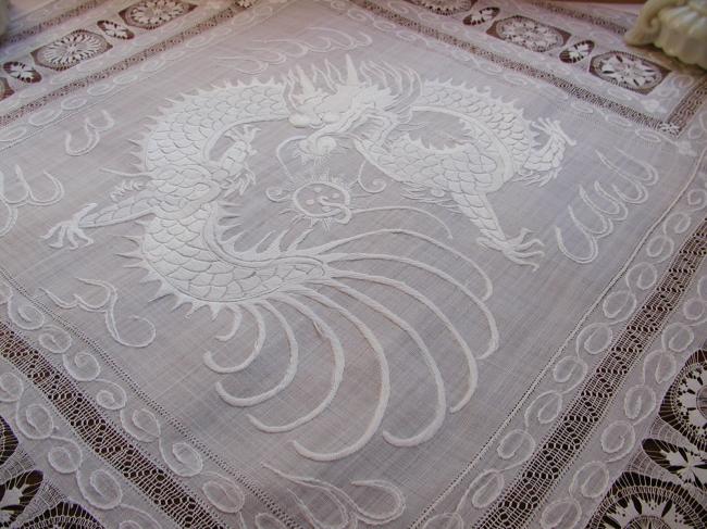 Spectacular Pinã tablecloth with wonderful Teneriff embroidery and dragon