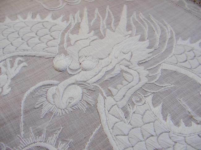 Spectacular Pinã tablecloth with wonderful Teneriff embroidery and dragon