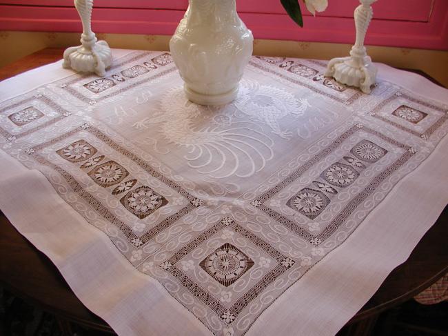 Spectacular Pinã tablecloth with wonderful Teneriff embroidery and dragon