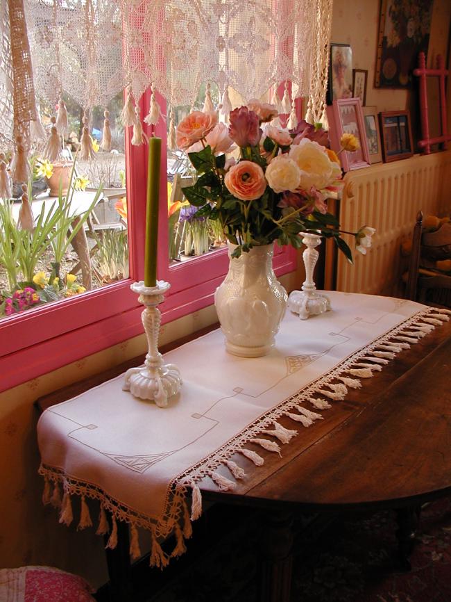 Very lovely Art Déco sideboard top in linen with hand-embroidery and tassles