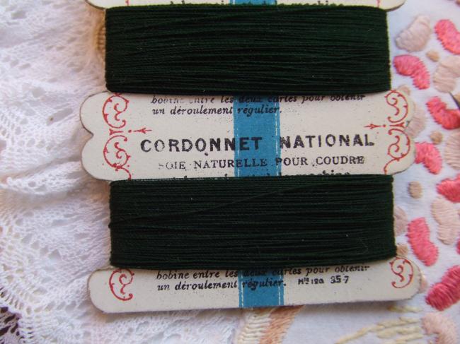 Superbe carte ancienne de soie floche couleur vert sapin, Cordonnet National