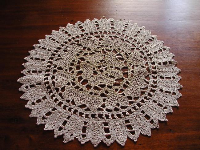 Charming round doily with Renaissance silk tapes