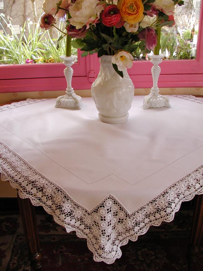 Very sweet tablecloth in fine irish linen with pretty irish lace