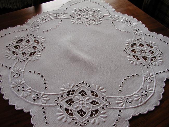 Spectacular table centre in Richelieu embroidery.