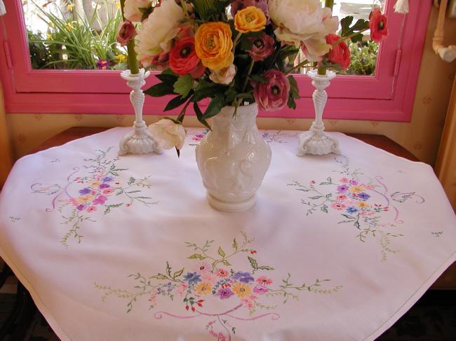 Really breathtaking tablecloth with hand-embroidered flowers