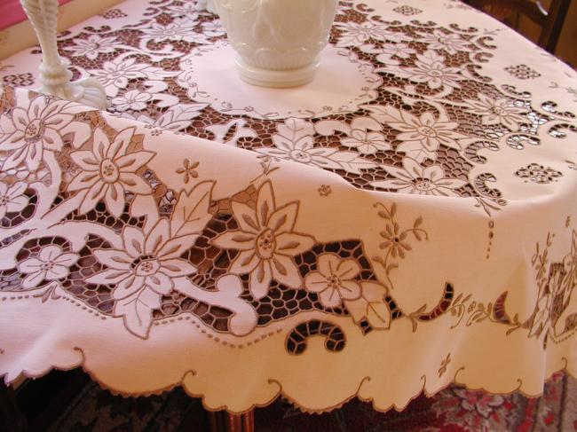 Exceptional  Madeira tablecloth with hand embroidered stylish flowers