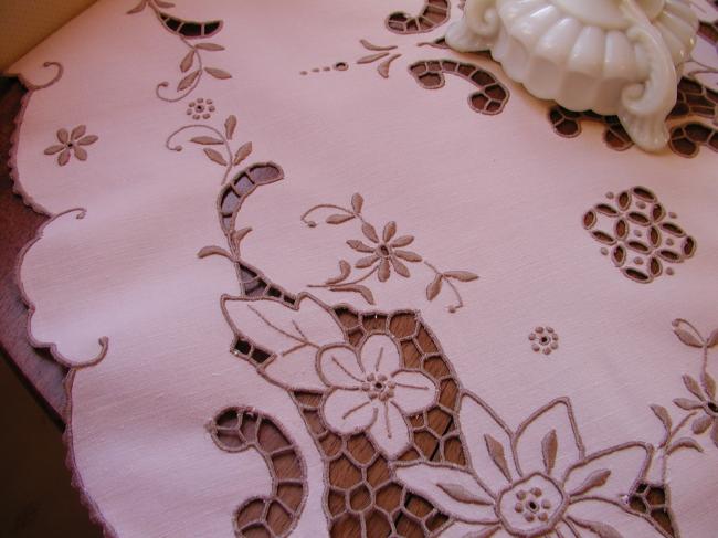 Exceptional  Madeira tablecloth with hand embroidered stylish flowers