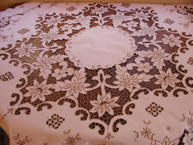 Exceptional  Madeira tablecloth with hand embroidered stylish flowers