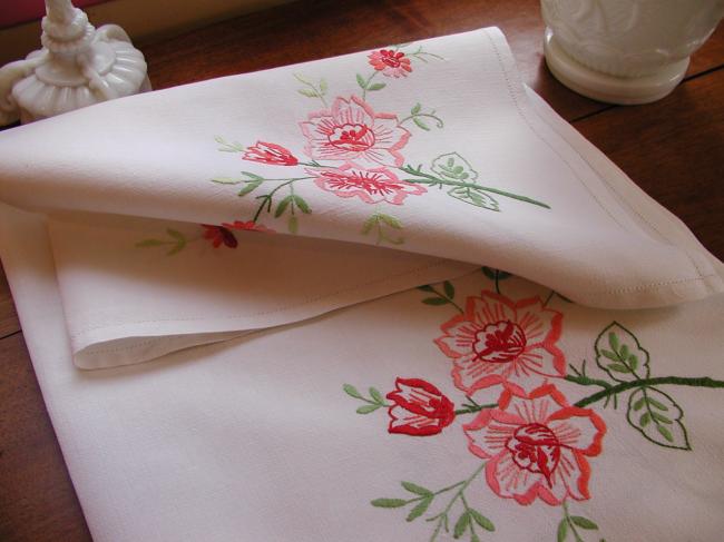 Sweet  tablecloth with hand-embroidered red and pink roses