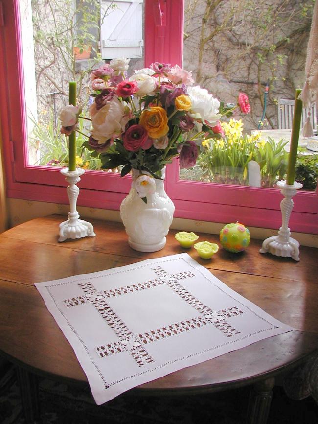 Superbe centre de table ajouré avec des roues Ténériffe