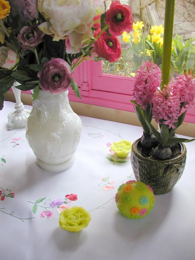 Adorable fine linen tablecloth with hand-embroidered sweet peas