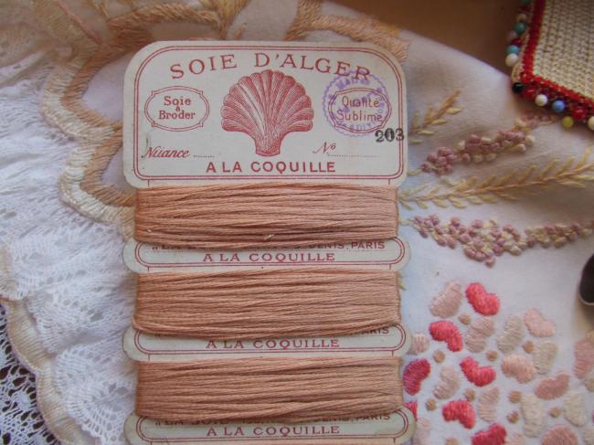 Superbe carte ancienne de soie d'Alger de couleur coquille d'oeuf, A la Coquille