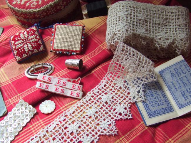 Merveilleuse dentelle de Cluny à picots avec grands points d'esprit, larg: 70mm