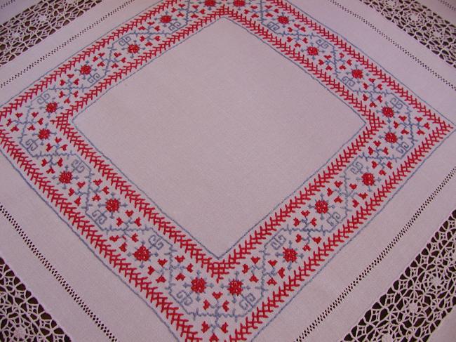 Magnificient norvegian style tablecloth with Reticella lace inserts