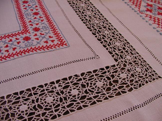 Magnificient norvegian style tablecloth with Reticella lace inserts