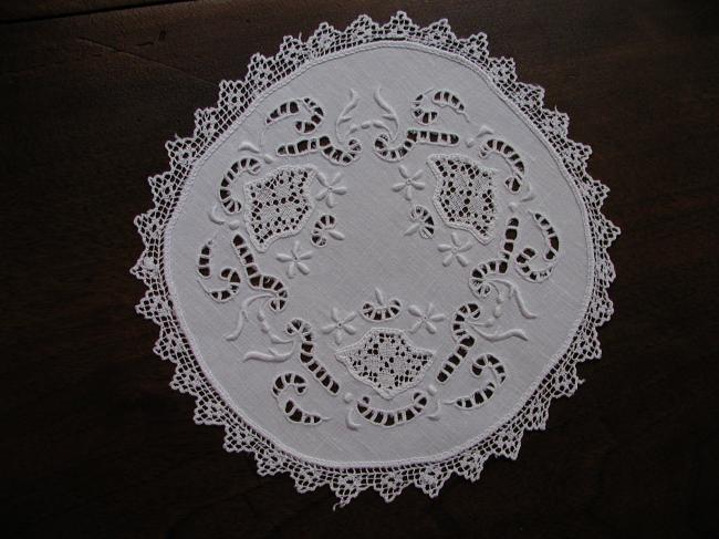 Lovely sample of round embroidered doily with insert of filet lace