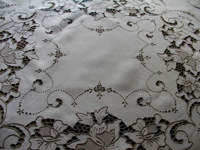 Superb Madeira tablecloth with clematite flowers