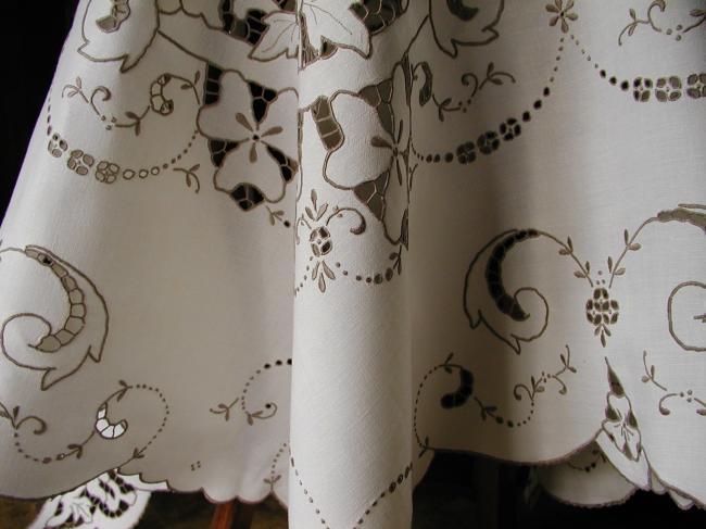 Superb Madeira tablecloth with clematite flowers