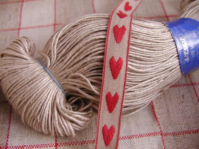 Joli ruban grége en coton tissé de coeurs allongés couleur bordeaux  (11mm)