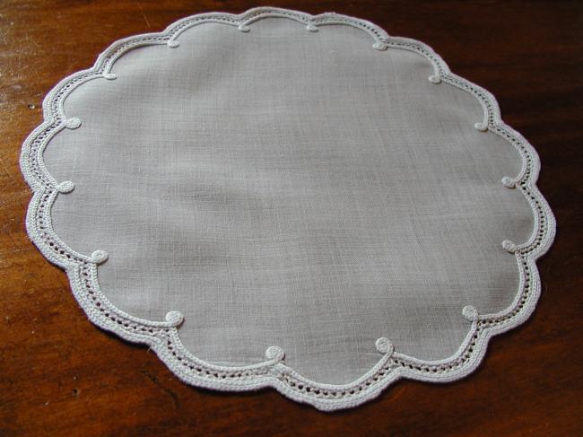 So cute round doily with Cornelly embroidery