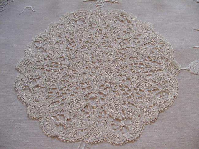 Charming sample of Luxeuil lace (bruges) with tape lace