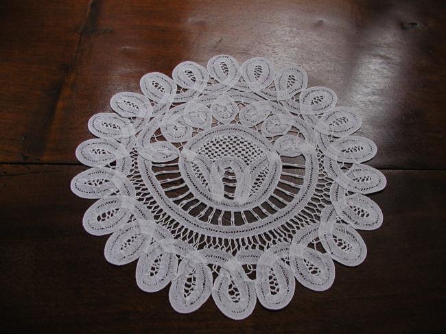 So sweet Luxeuil tape lace round doily