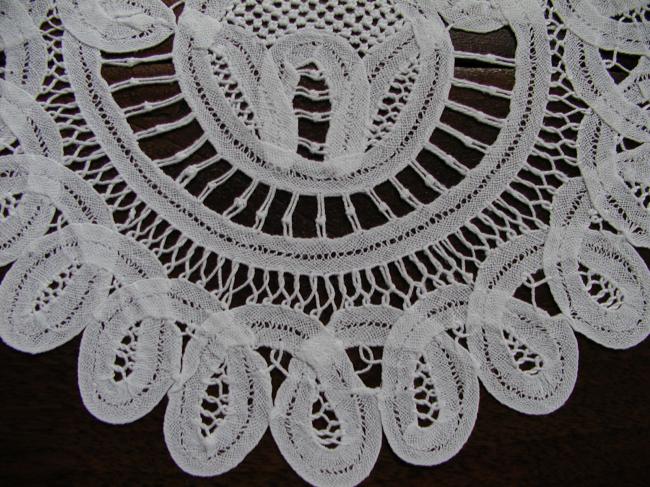 So sweet Luxeuil tape lace round doily