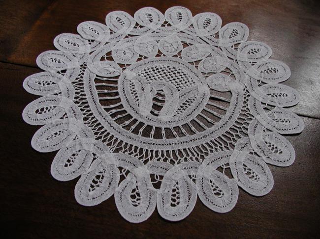 So sweet Luxeuil tape lace round doily