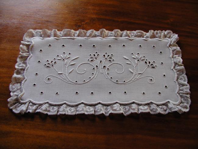 Superb oblong doily with lovely embroidery and Valenciennes lace