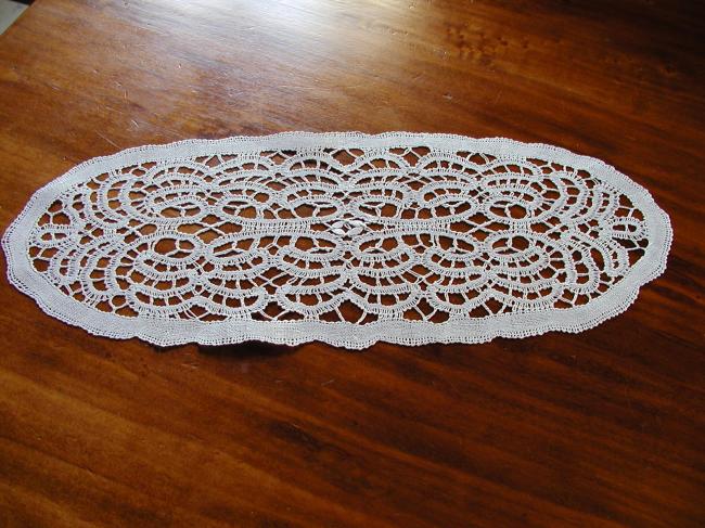 Lovely Torchon bobbin lace oval table centre mat