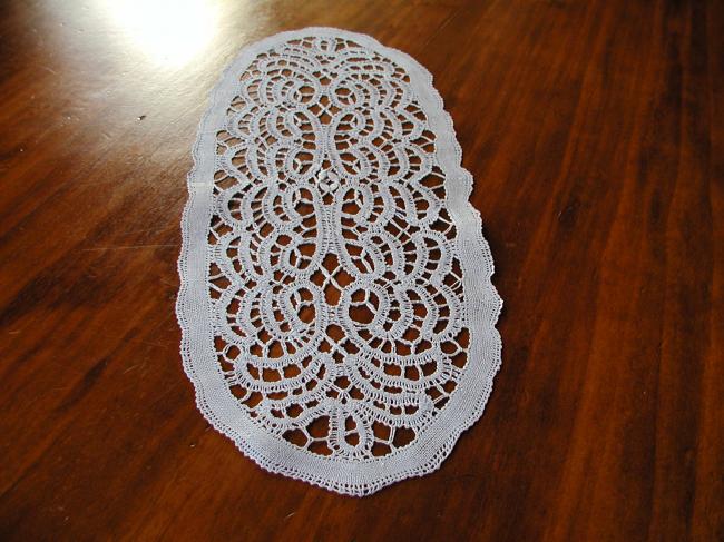 Lovely Torchon bobbin lace oval table centre mat