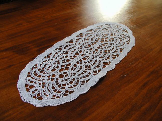 Lovely Torchon bobbin lace oval table centre mat