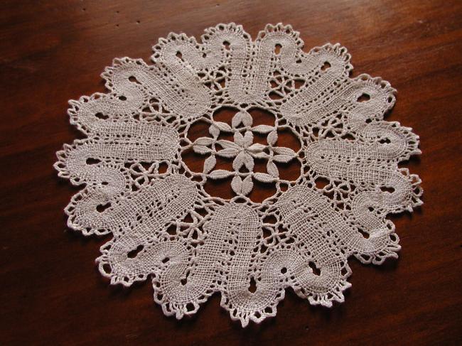 So cute little round doily in Cluny lace