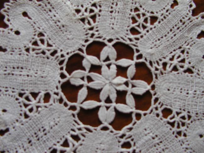 So cute little round doily in Cluny lace