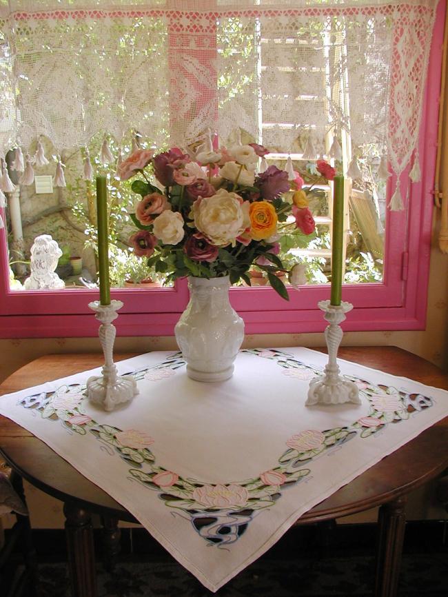 Lovely tablecloth with hand-embroidered Richelieu waterlilies