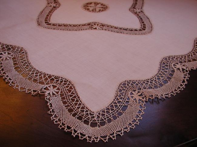 So pretty Cluny lace inserts tablecloth