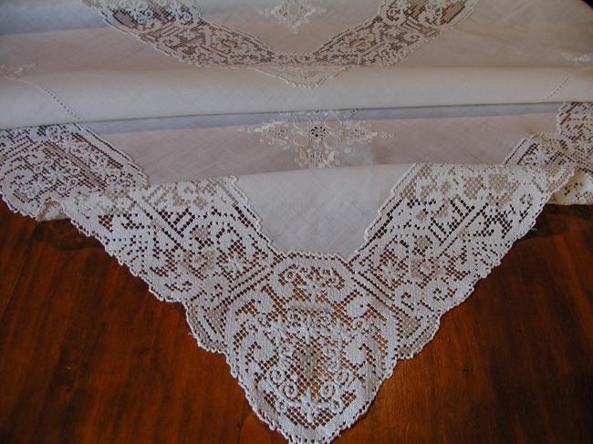 Superb linen tablecloth with inserts of Hardanger and Filet lace