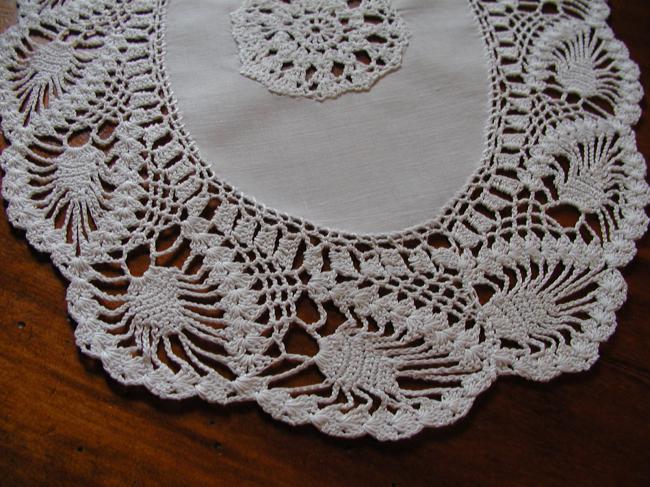 Lovely oval doily with crochet insert and lace