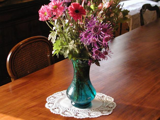 Lovely oval doily with crochet insert and lace