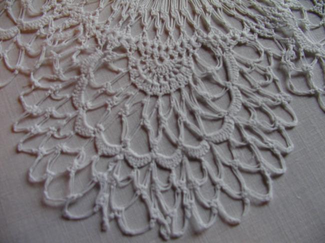 So pretty hairpin lace star shape doily 1920