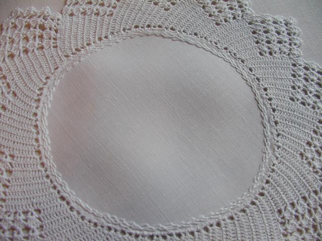 So sweet crochet lace doily with star shape 1920