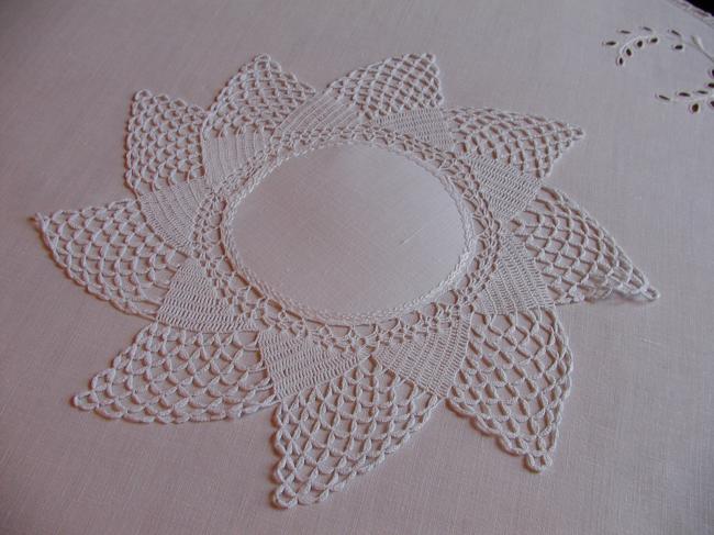 Charming star doily with crochet lace 1920