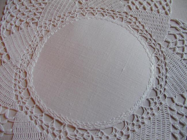 Charming star doily with crochet lace 1920