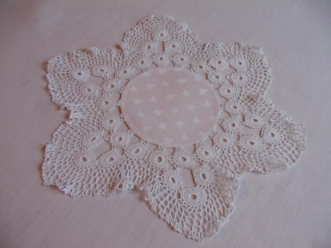 So sweet doily with Ivy damask linen and irish guipure lace