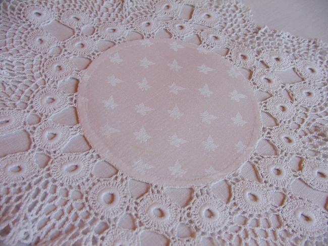 So sweet doily with Ivy damask linen and irish guipure lace