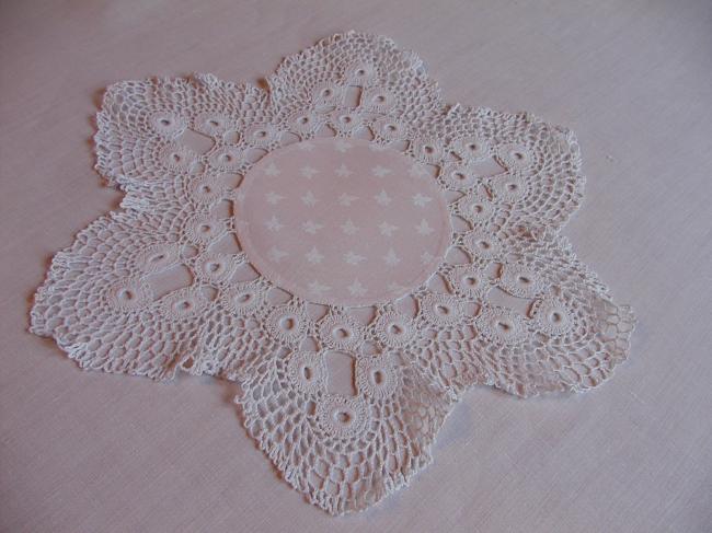 So sweet doily with Ivy damask linen and irish guipure lace