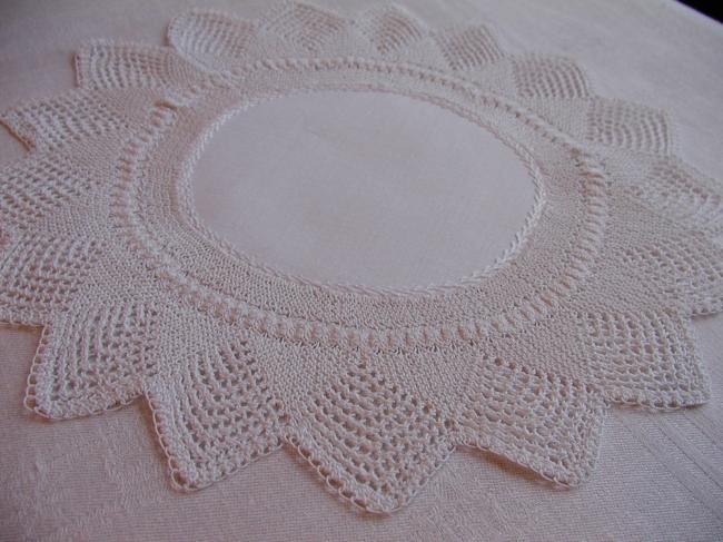 So cute star shape doily with knitted lace 1920