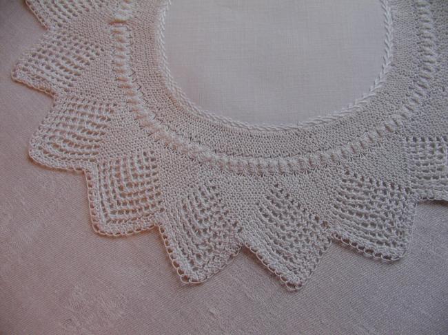 So cute star shape doily with knitted lace 1920